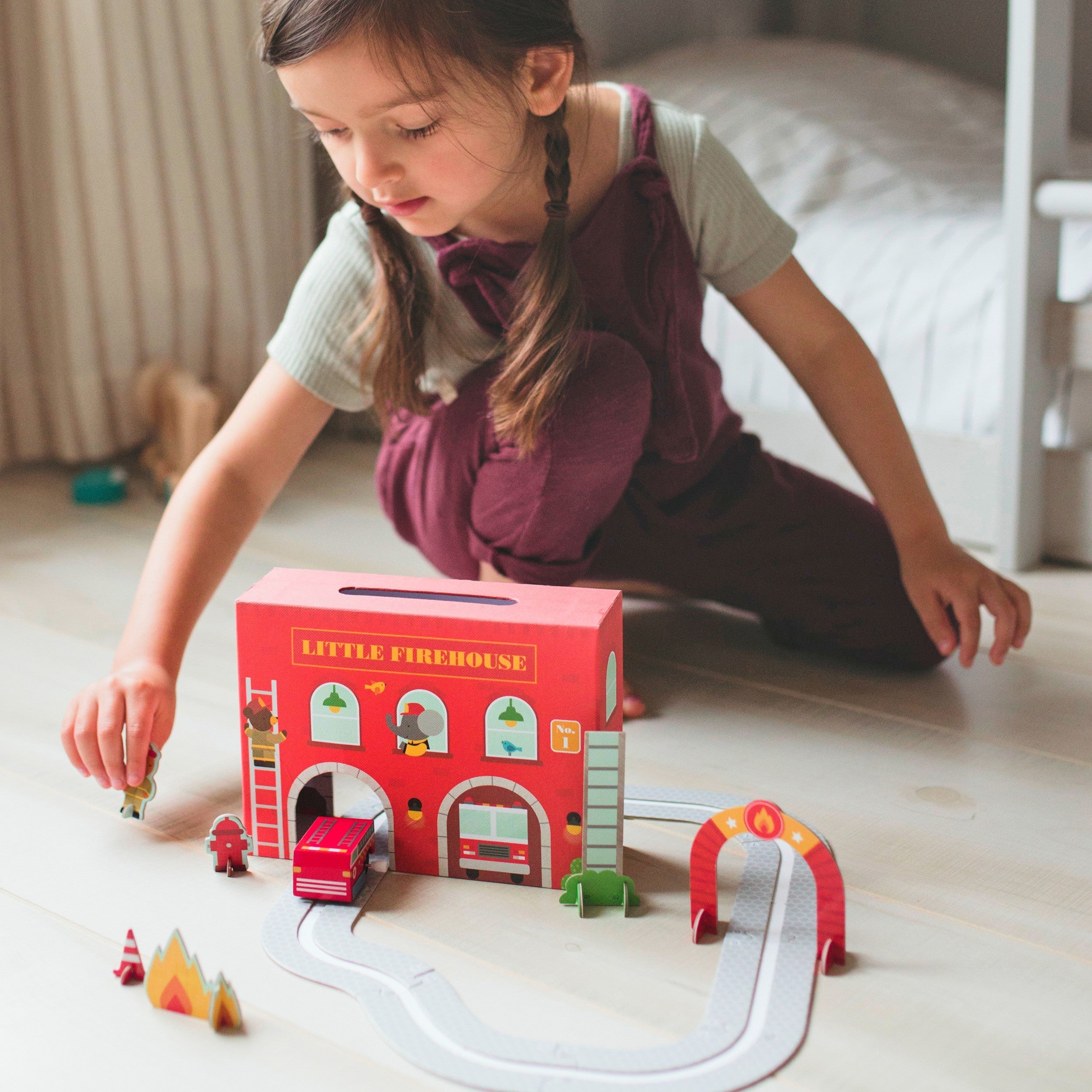 Wind Up & Go Fire Station Play Set